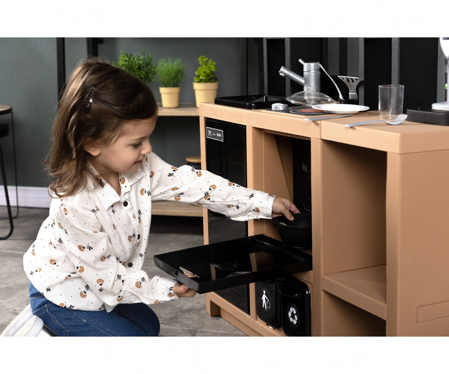 SMOBY Kitchen Loft – Urban Style Kitchen Includes 32 Accessories